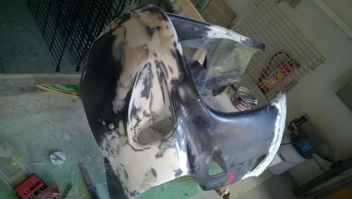 Modification de carenage de moto Dragster